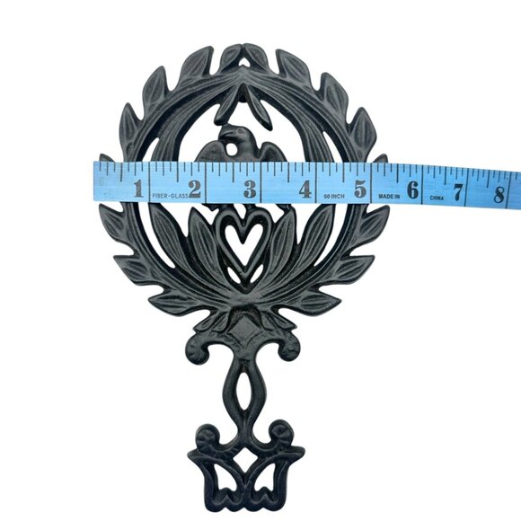 Cast Iron Wilton Trivet Eagle and Heart Design 8.5 x 5.5 Vintage Kitchen Decor - Picture 8 of 8